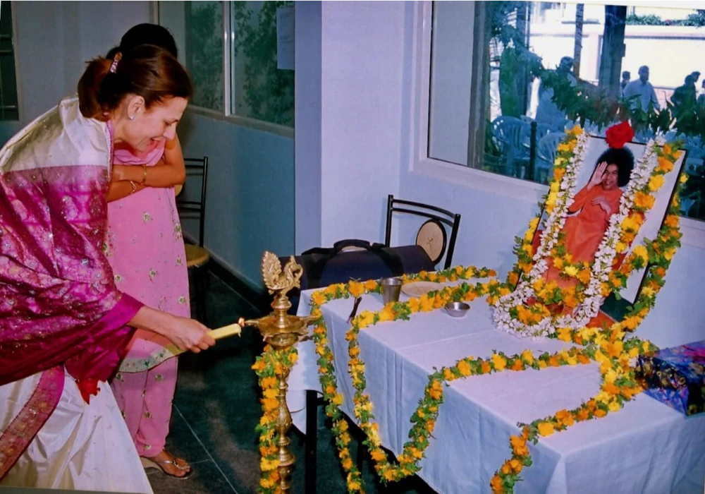 Love Is My Form Restaurant | 2006 | Christina Afentakis